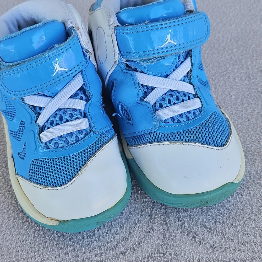 Nike Air Jordan Play In These 2 Toddler Size 6C Carolina Blue Hook & Loop